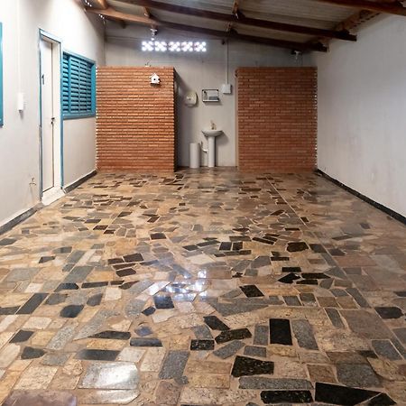 Pousada Roosevelt Quarto 03 - Pousada Central Prox Rodoviaria E Dist Industrial Hotell Uberlândia Eksteriør bilde