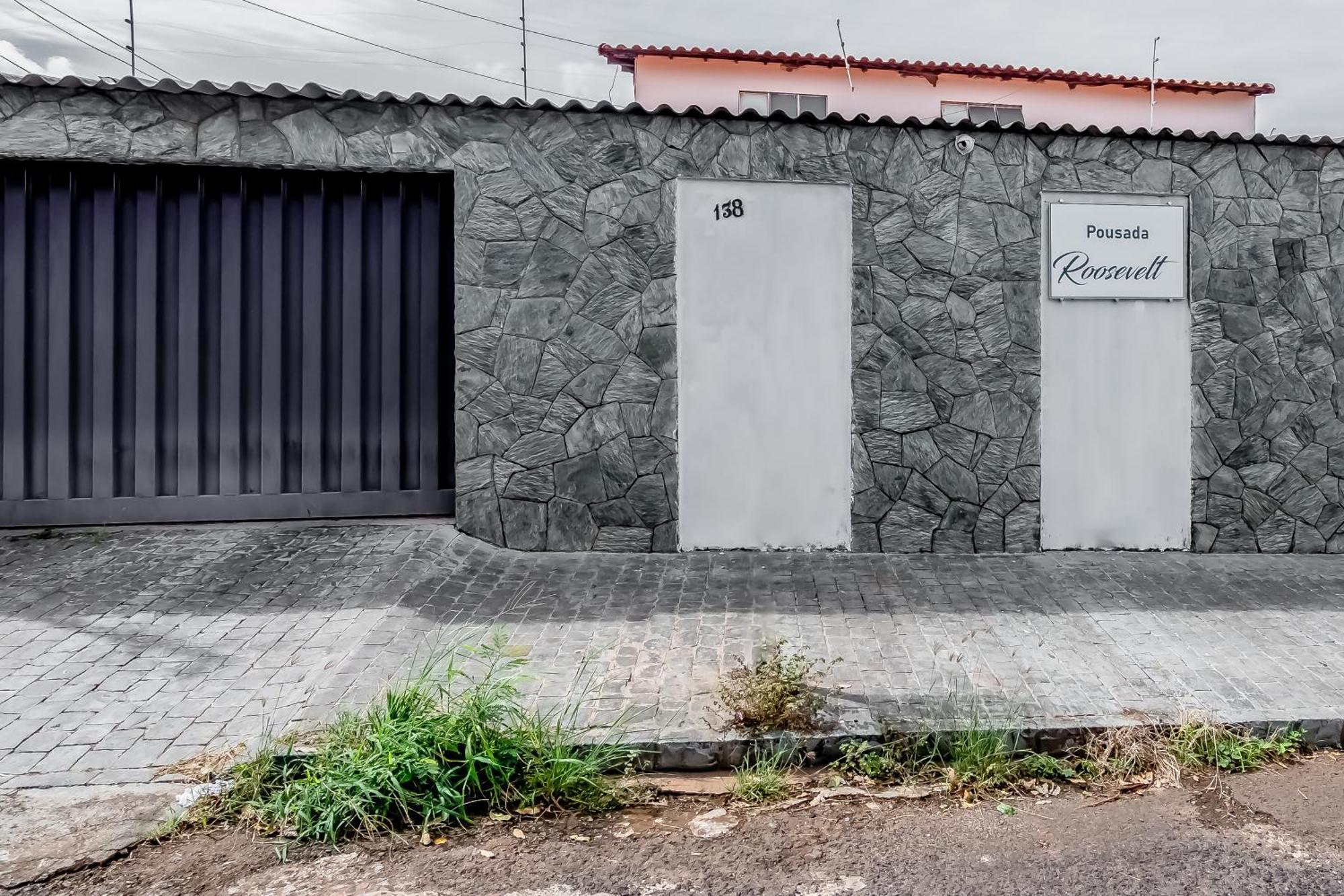 Pousada Roosevelt Quarto 03 - Pousada Central Prox Rodoviaria E Dist Industrial Hotell Uberlândia Eksteriør bilde